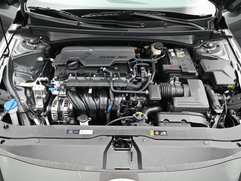 New 2026 Hyundai Elantra SE FWD image 32