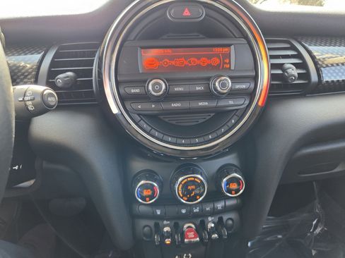 Used 2015 MINI Cooper S image 22