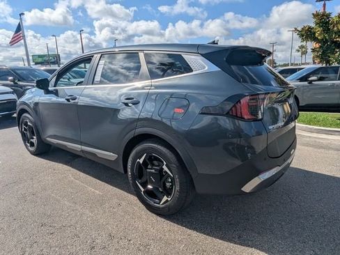 New 2026 Kia Sportage EX FWD image 4