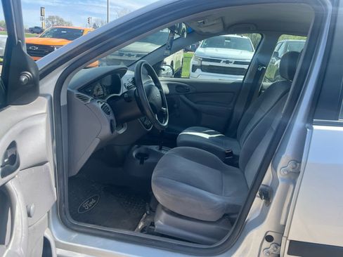 Used 2001 Ford Focus LX FWD image 5