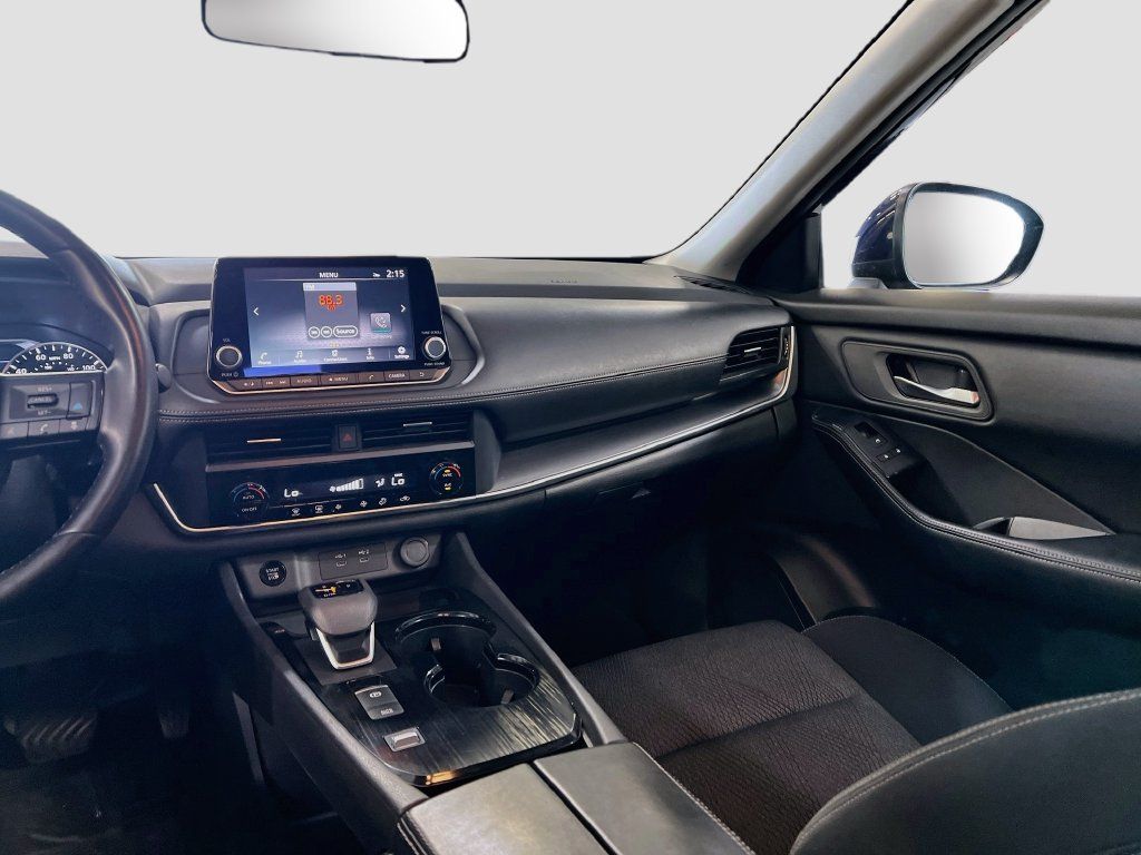 Used 2025 Nissan Rogue SV FWD image 21