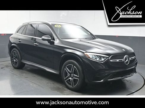 Used 2025 Mercedes-Benz GLC 300 image 1