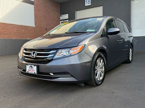 Used 2016 Honda Odyssey SE image 1