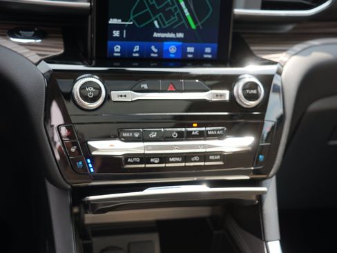 Used 2024 Ford Explorer Limited w/ Limited Technology Package AWD/4WD image 26