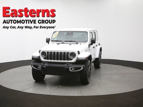 Used 2025 Jeep Wrangler Unlimited Sahara w/ Safety Group AWD/4WD image 55
