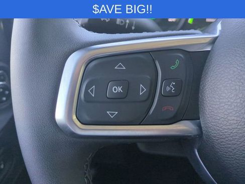 Used 2025 Jeep Wrangler Unlimited Sahara image 17