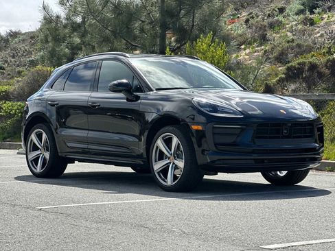 New 2025 Porsche Macan image 10