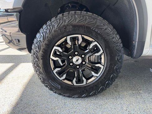 Used 2024 Chevrolet Silverado 1500 ZR2 w/ Technology Package AWD/4WD image 26