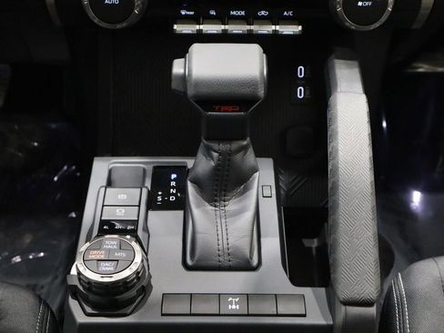 Used 2025 Toyota Tacoma TRD Off-Road image 13