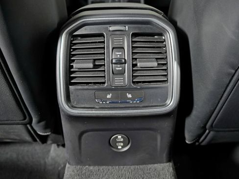 Certified 2023 Porsche Macan Turbo AWD/4WD image 36