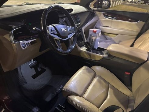 Used 2017 Cadillac XT5 Luxury w/ Driver Awareness Package image 5