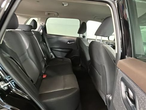 Used 2023 Nissan Rogue SV AWD/4WD image 29
