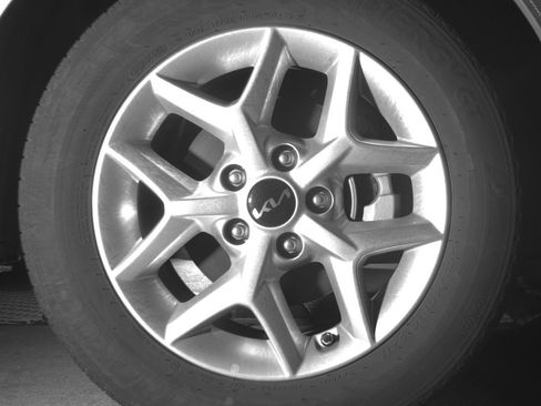Used 2025 Kia Soul FWD image 13