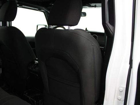 Used 2018 Jeep Wrangler Unlimited Sport image 21