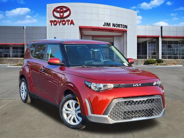 Used 2023 Kia Soul LX FWD image 1