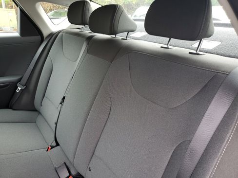 New 2025 Kia K4 LXS image 9