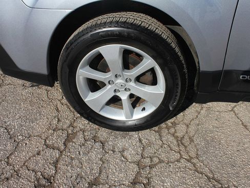 Used 2013 Subaru Outback 2.5i Premium image 56