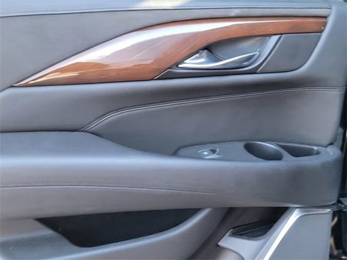 Used 2019 Cadillac Escalade Luxury w/ Escalade Sport Edition image 12
