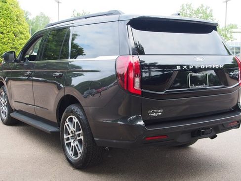 Certified 2025 Ford Expedition Active AWD/4WD image 5
