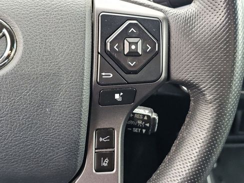 Used 2020 Toyota Tacoma TRD Off-Road image 13