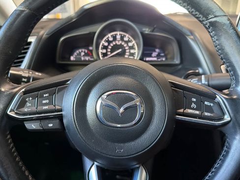 Used 2018 MAZDA MAZDA3 Touring FWD image 23