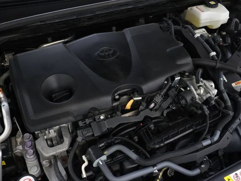 Used 2024 Toyota Camry XLE FWD image 27