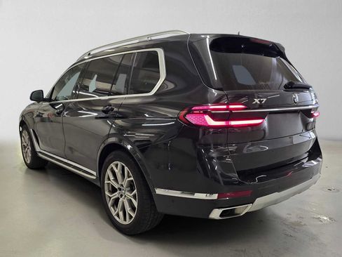 Used 2025 BMW X7 xDrive40i AWD/4WD image 3