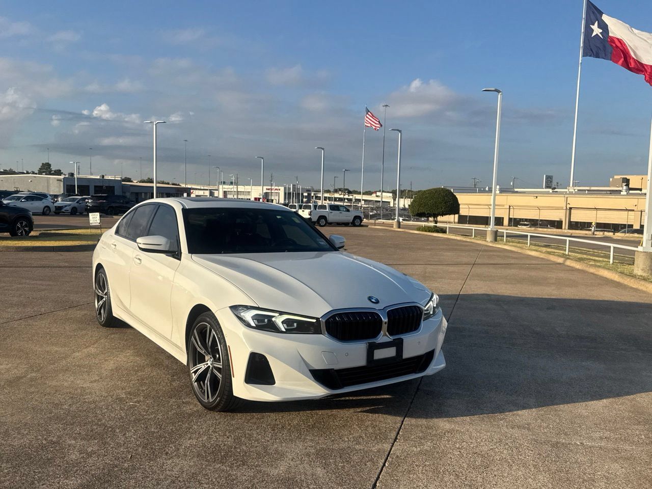 Used 2023 BMW 330i Sedan w/ Premium Package RWD image 3