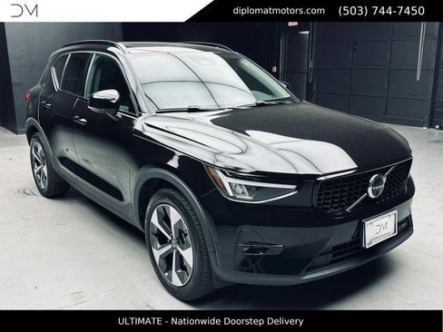 Used 2023 Volvo XC40 B5 Ultimate AWD/4WD image 8