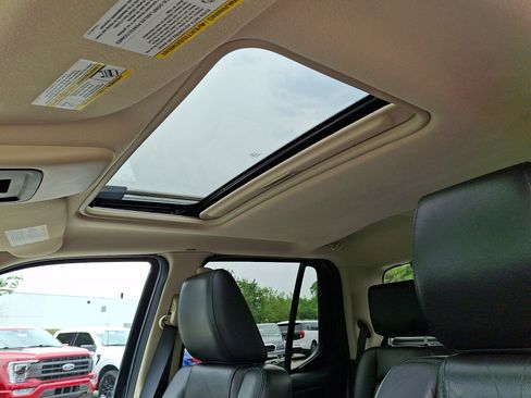 Used 2010 Ford Explorer Sport Trac Limited AWD/4WD image 17