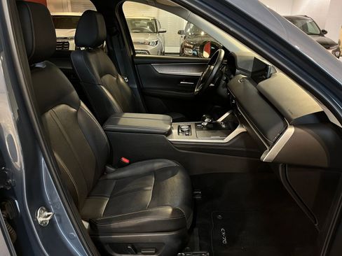 Used 2025 MAZDA CX-70 3.3 Turbo w/ Preferred Package image 38