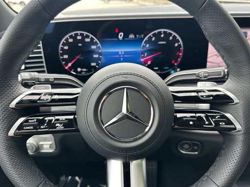 New 2025 Mercedes-Benz GLS 580 4MATIC image 15