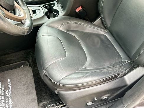 Used 2015 Jeep Cherokee Limited image 21