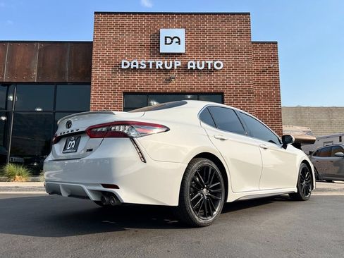 Used 2022 Toyota Camry XSE FWD image 6