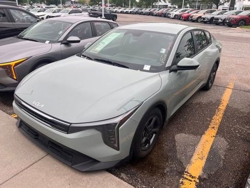 Used 2025 Kia K4 FWD image 3