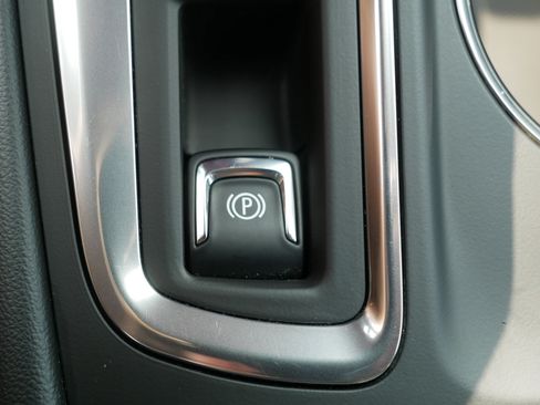 Used 2018 Chevrolet Equinox LT AWD/4WD image 31