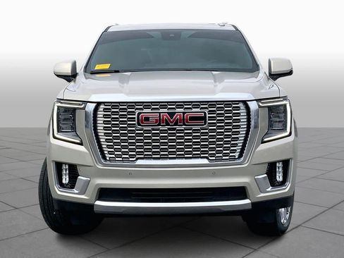 Used 2024 GMC Yukon Denali w/ Advanced Technology Package image 3