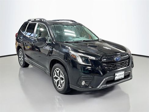 Used 2022 Subaru Forester Premium image 3