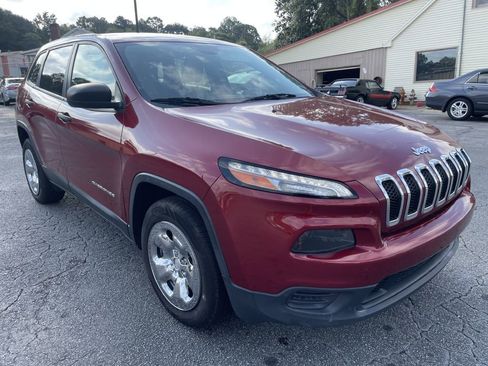 Used 2017 Jeep Cherokee Sport image 8