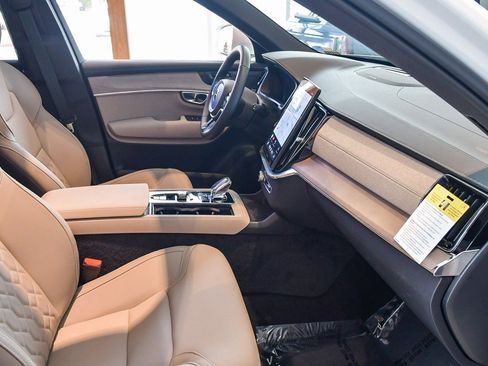 Used 2025 Volvo XC90 B5 Plus w/ Protection Package Premier image 16