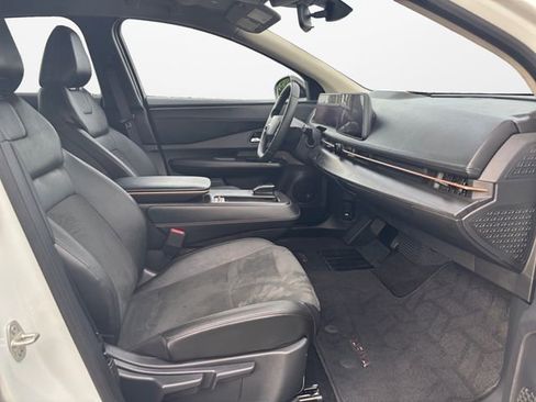 Used 2025 Nissan Ariya FWD image 15