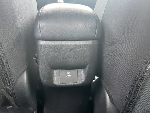 Used 2025 Nissan Versa SV FWD image 22