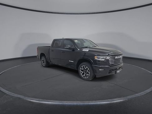 New 2026 RAM 1500 Laramie AWD/4WD image 3
