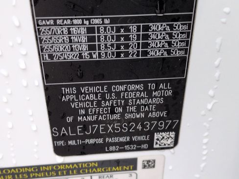 Used 2025 Land Rover Defender 110 S image 35