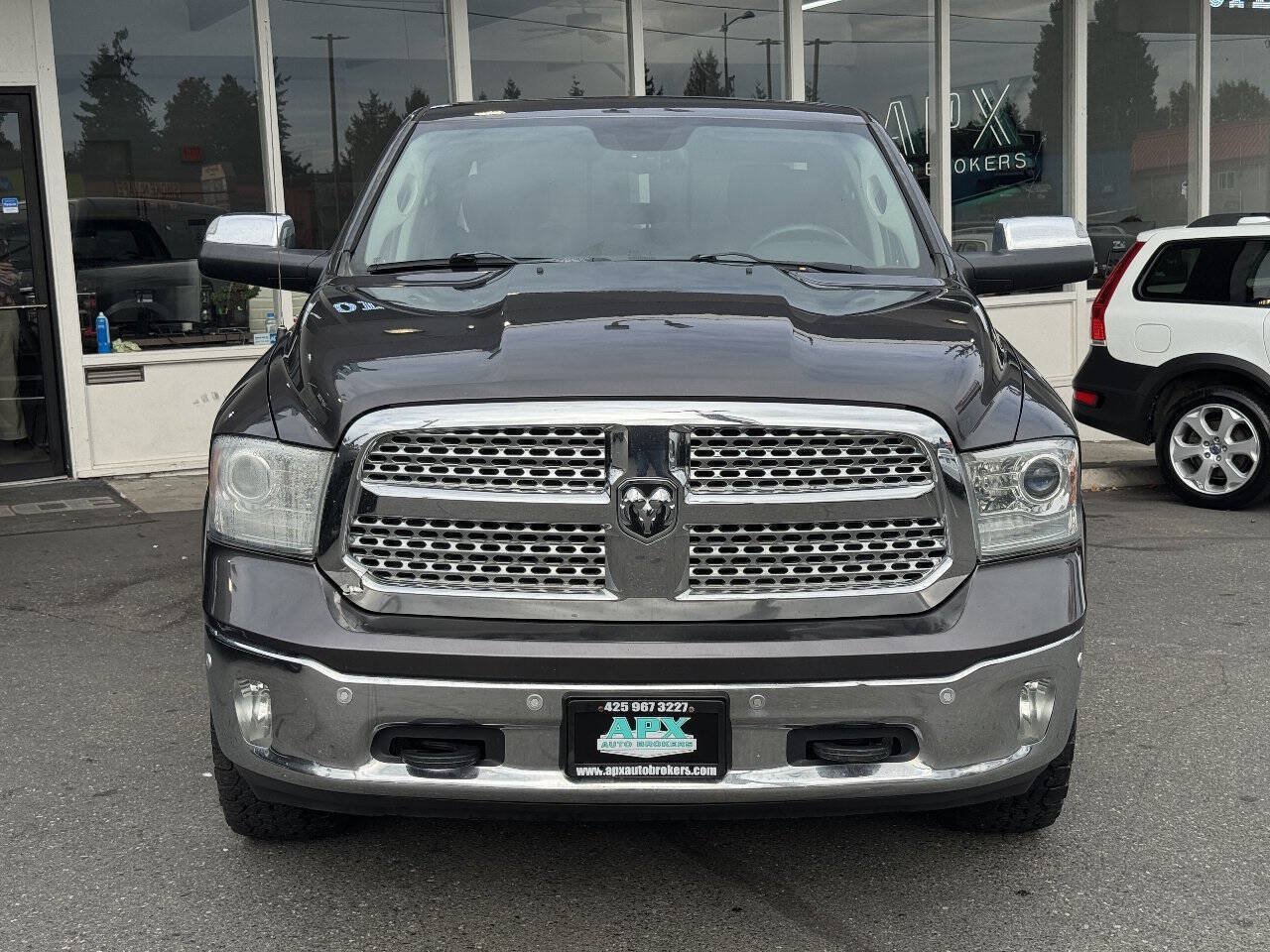 Used 2015 RAM 1500 Laramie AWD/4WD image 10