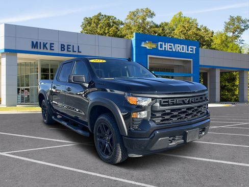 Used 2024 Chevrolet Silverado 1500 Custom w/ Turbomax Blackout Package image 1