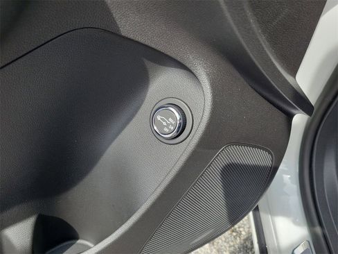 New 2025 Buick Envista Avenir image 10