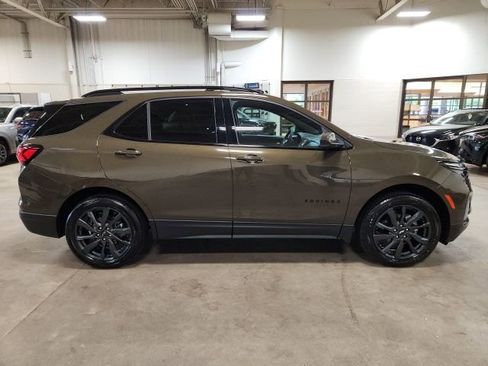 Used 2023 Chevrolet Equinox RS image 2