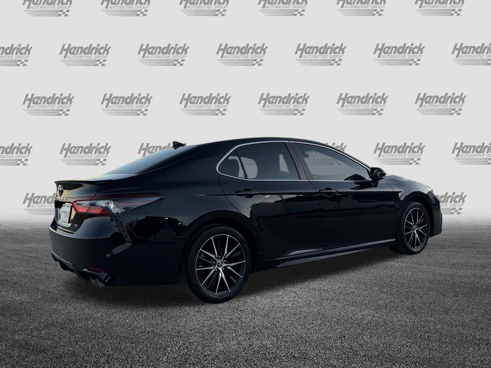 Used 2024 Toyota Camry SE w/ Convenience Package FWD image 10