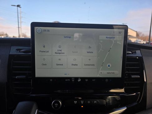 Used 2024 Ford Transit 350 XLT image 22